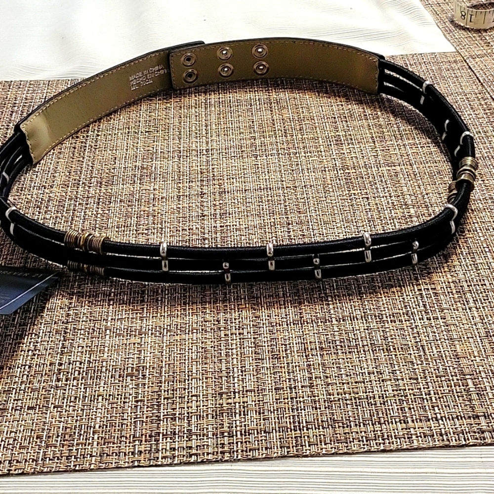 FOREVER 21  NWT BLACK DECORATIVE BELT